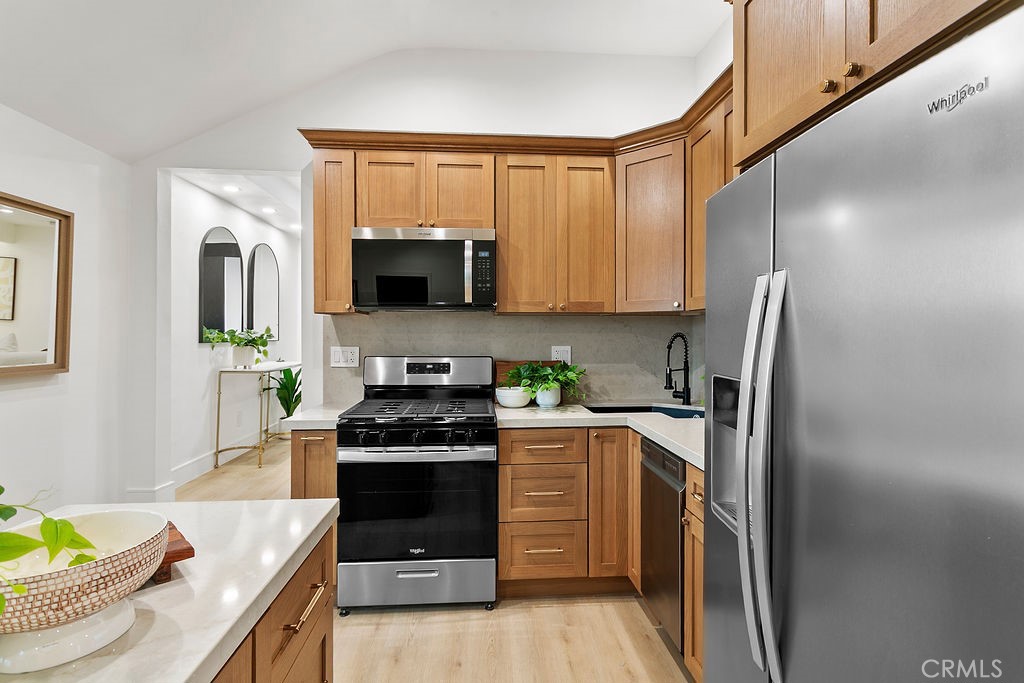 MLS #OC25275874 image #17