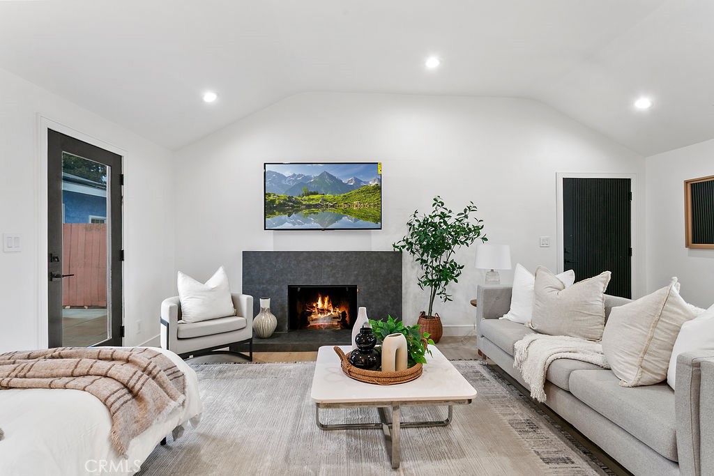 MLS #OC25275874 image #20