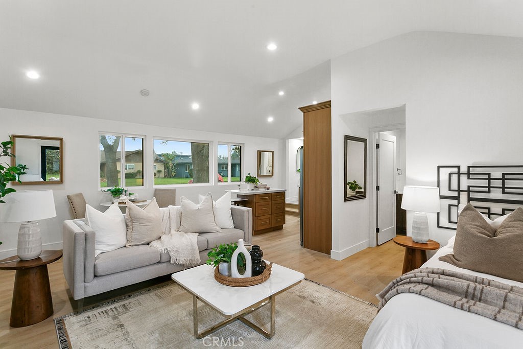 MLS #OC25275874 image #21