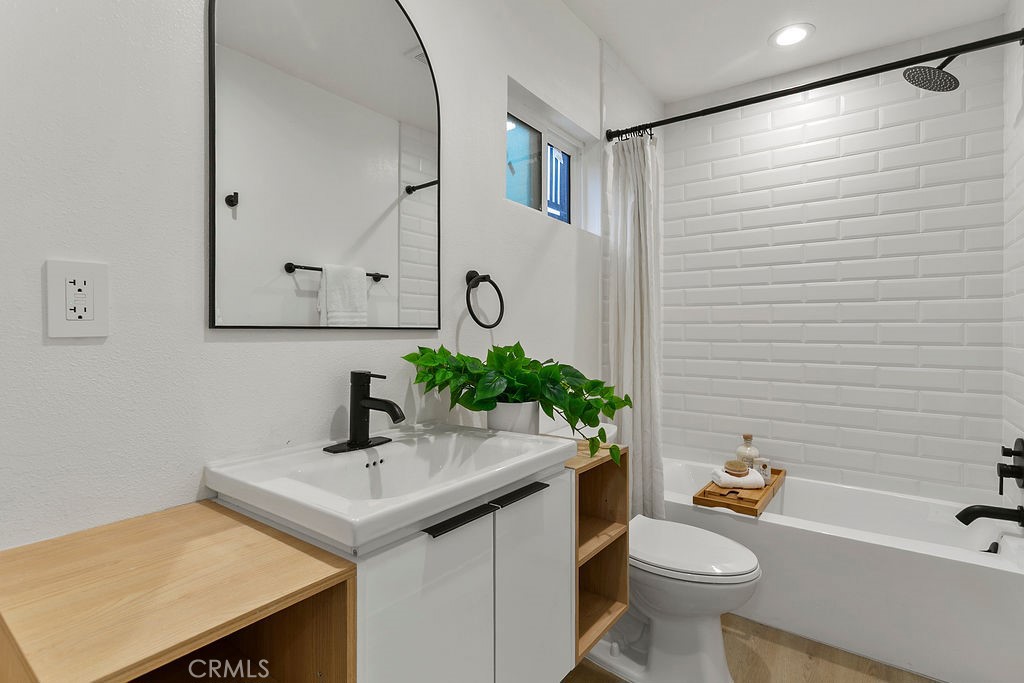 MLS #OC25275874 image #39