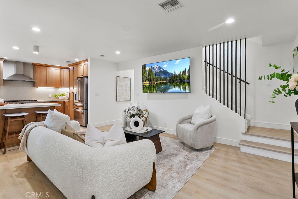 MLS #OC25275874 image #4