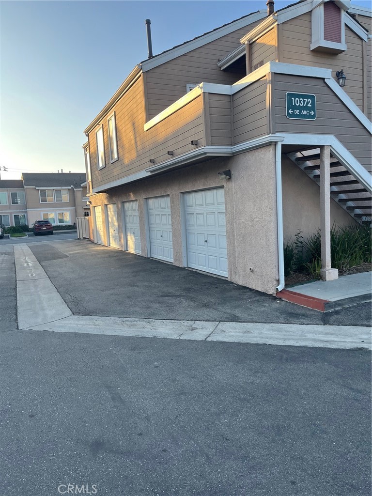 MLS #OC25276207 image #1