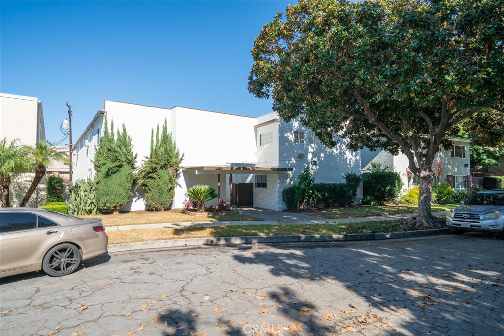 MLS #OC25276298 image #1