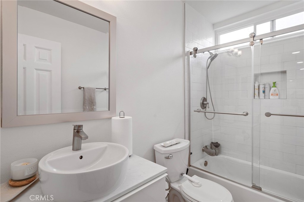 MLS #OC25276354 image #15