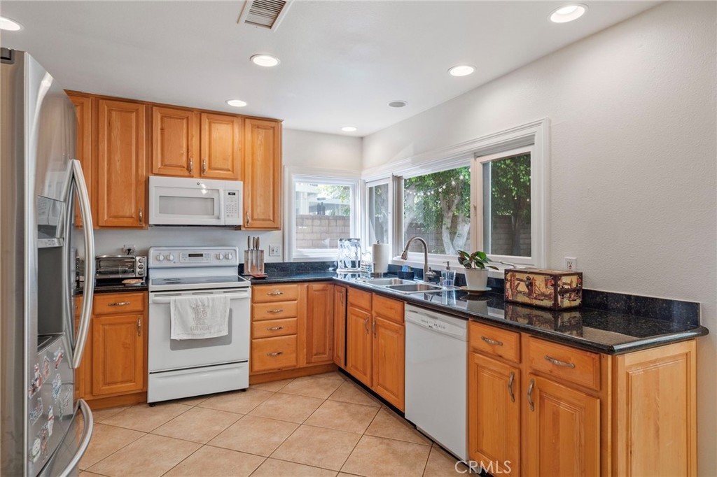 MLS #OC25276354 image #5