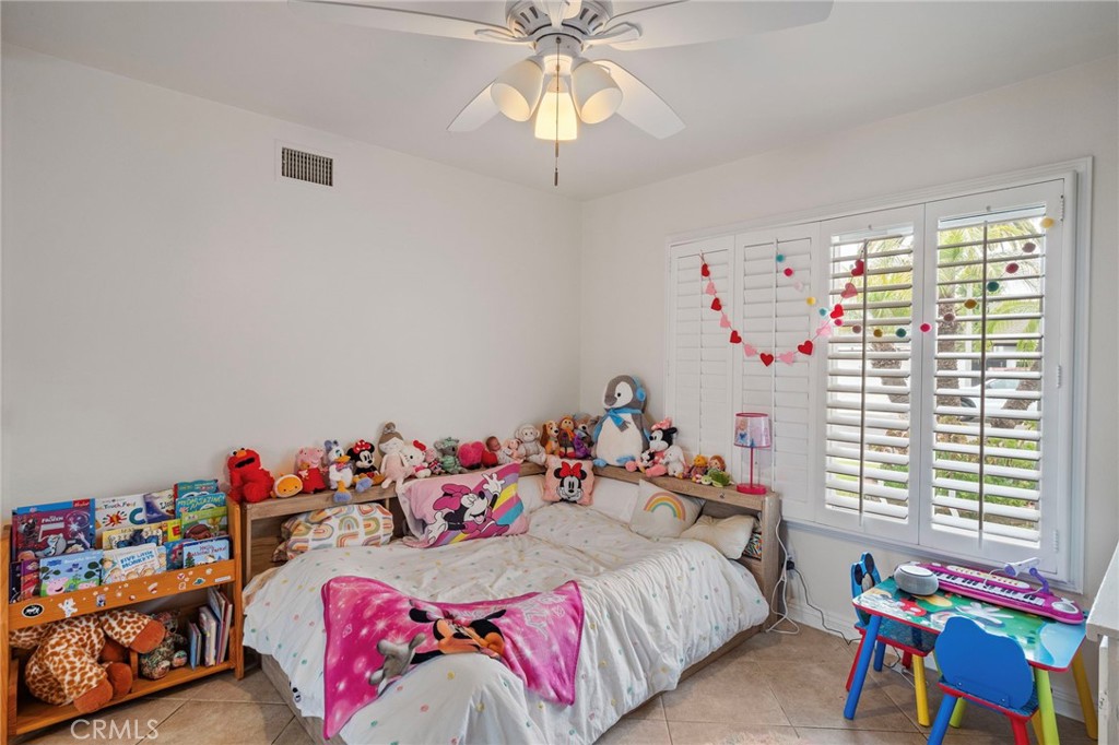 MLS #OC25276354 image #9