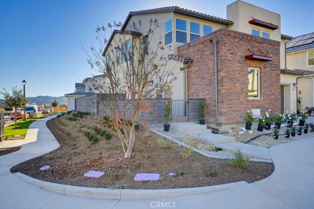 MLS #OC25276369 image #2