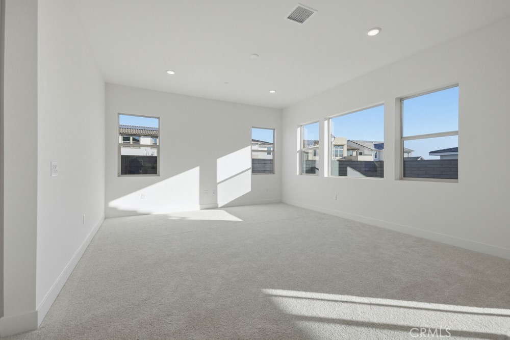 MLS #OC25276369 image #23