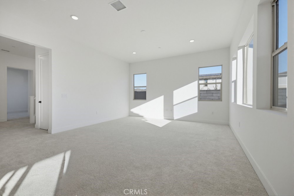 MLS #OC25276369 image #25