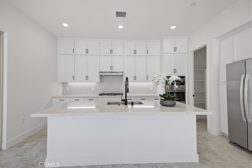 MLS #OC25276369 image #40