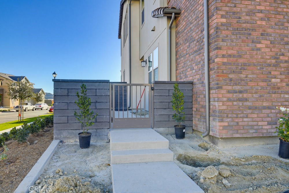 MLS #OC25276369 image #5