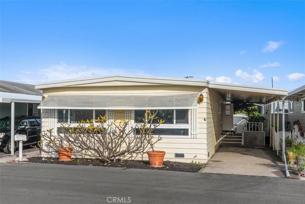 MLS #OC25276409 image #1