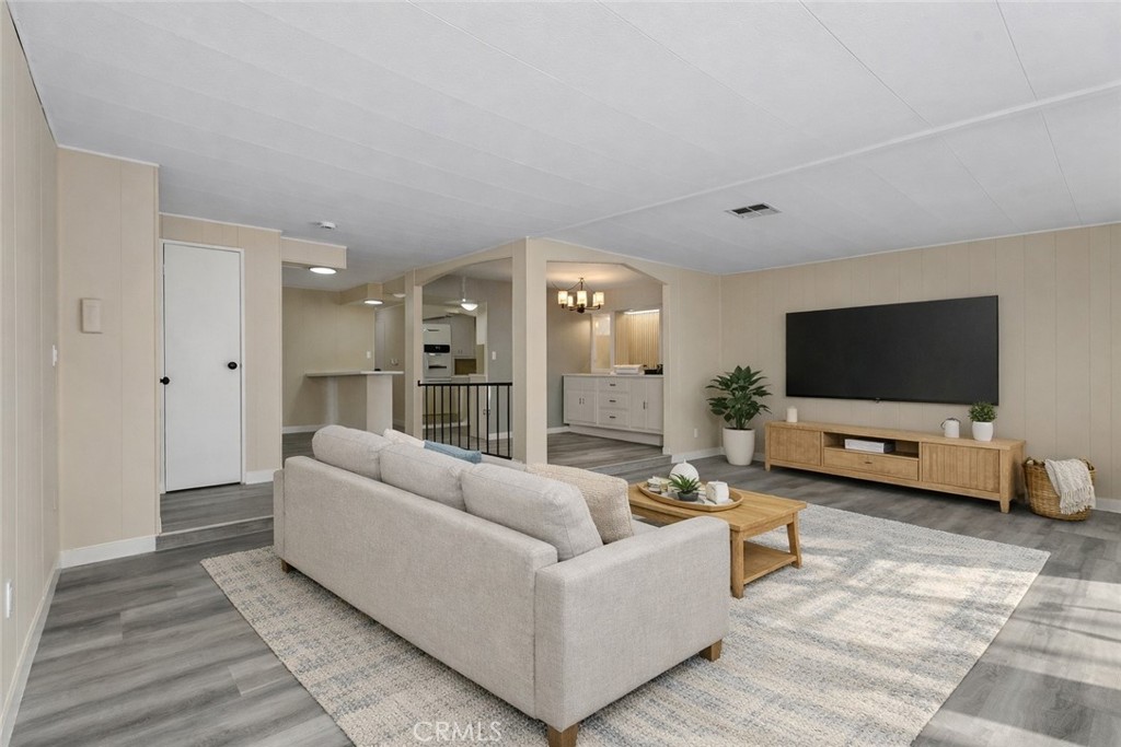 MLS #OC25276409 image #8