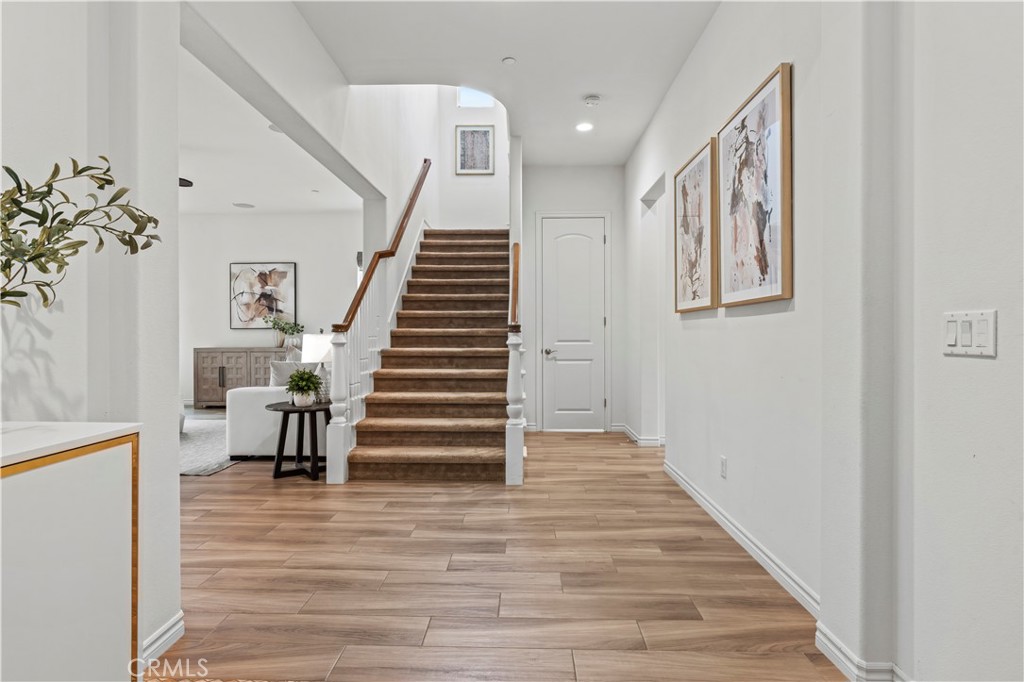 MLS #OC25276420 image #2