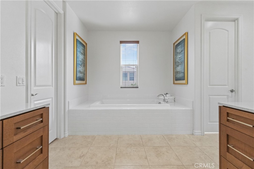 MLS #OC25276420 image #36