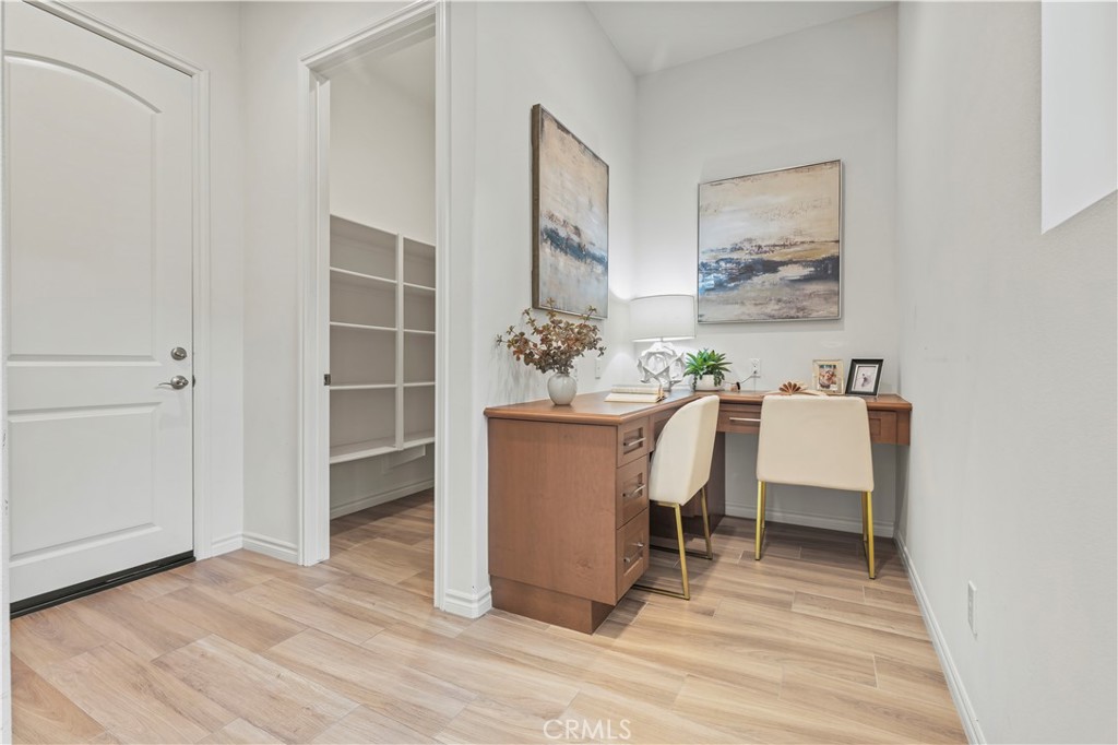 MLS #OC25276420 image #9