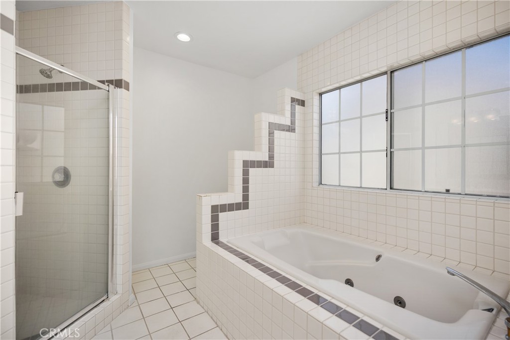 MLS #OC25276516 image #16