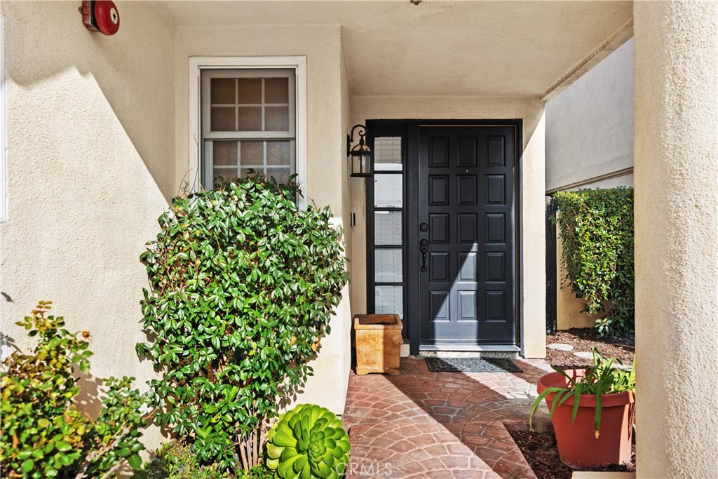 MLS #OC25276516 image #2