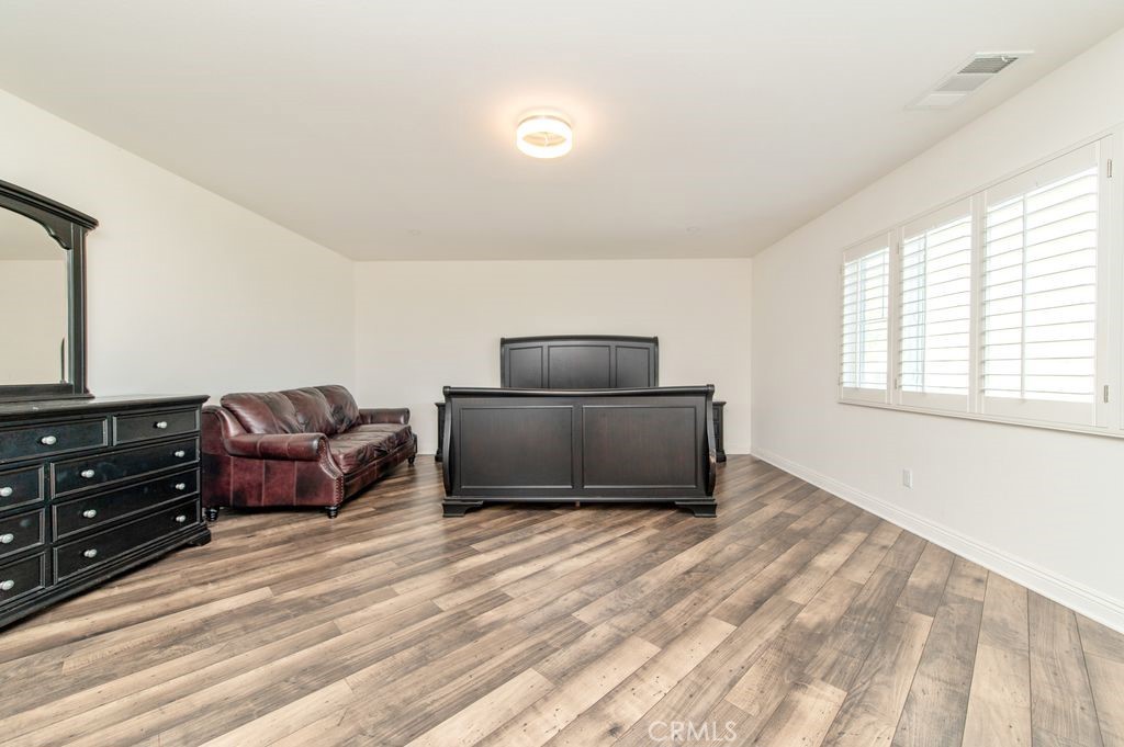 MLS #OC25276594 image #33