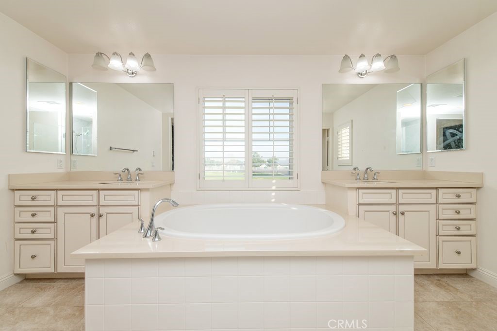 MLS #OC25276594 image #36