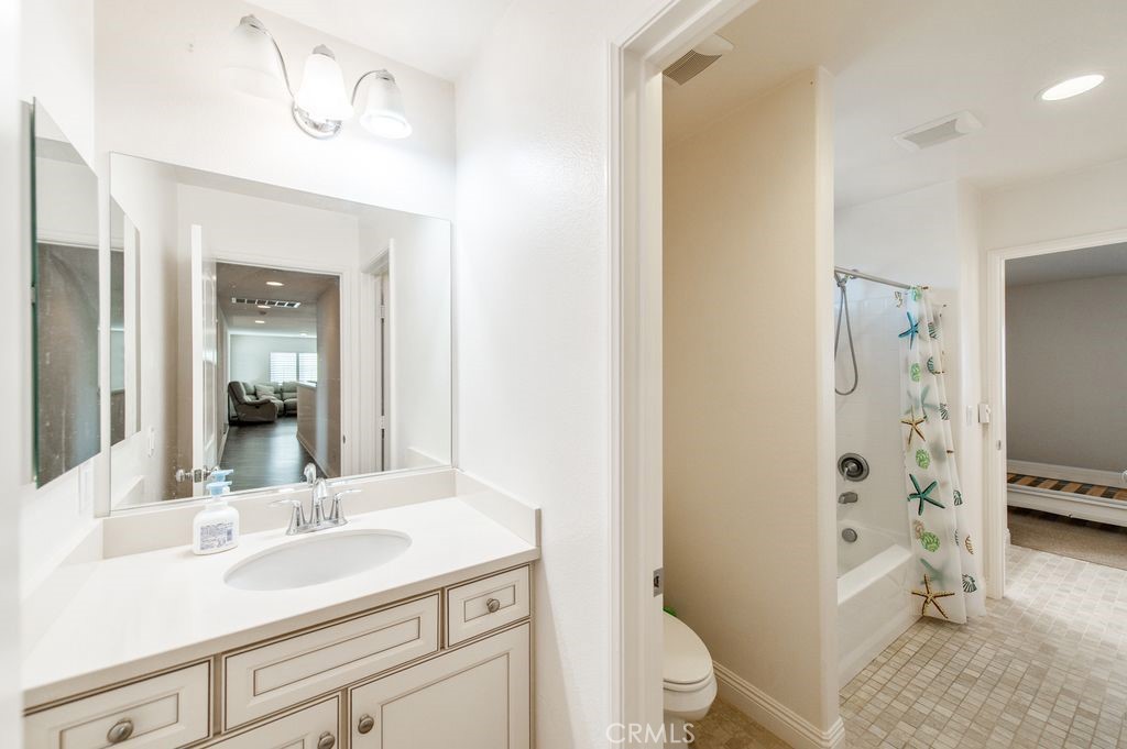 MLS #OC25276594 image #39