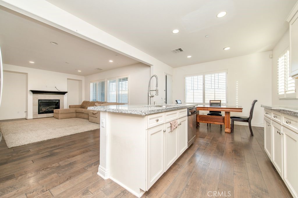 MLS #OC25276594 image #5