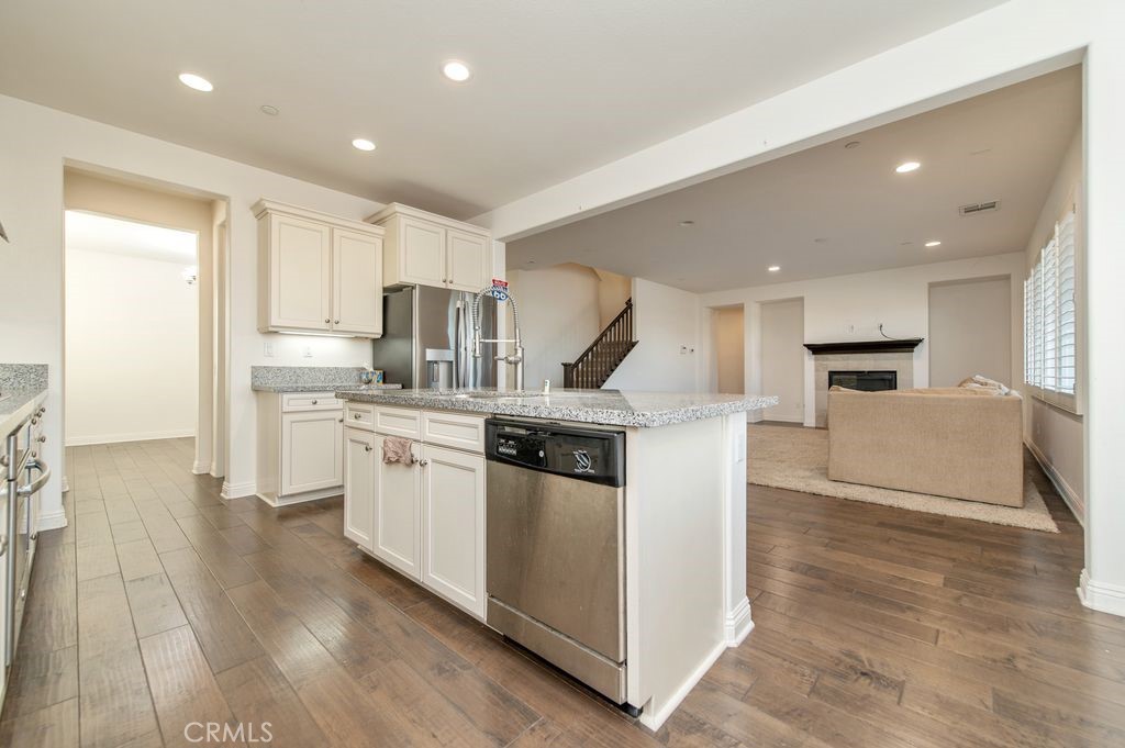 MLS #OC25276594 image #9