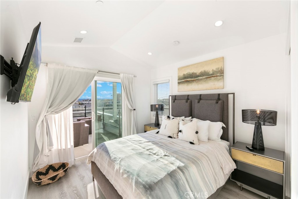 MLS #OC25276620 image #13