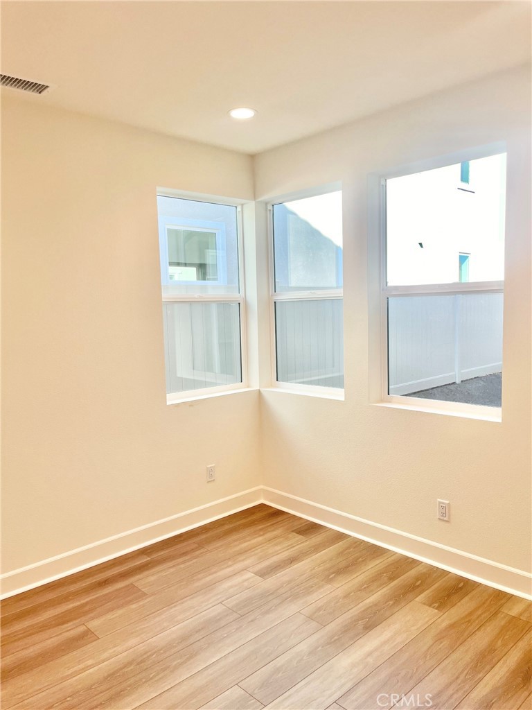 MLS #OC25276658 image #5