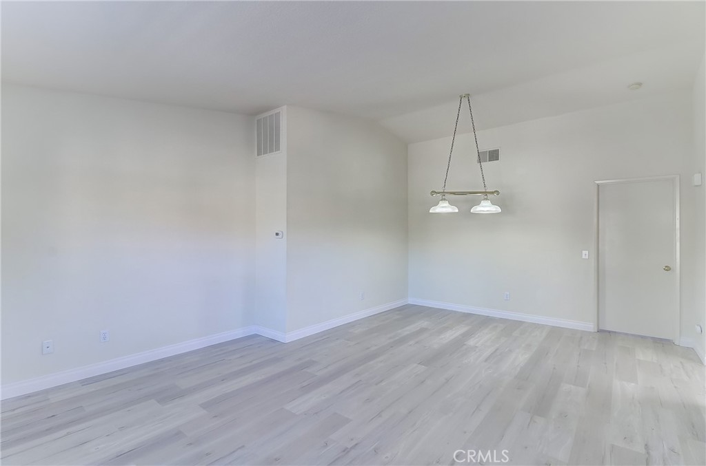 MLS #OC25276674 image #11