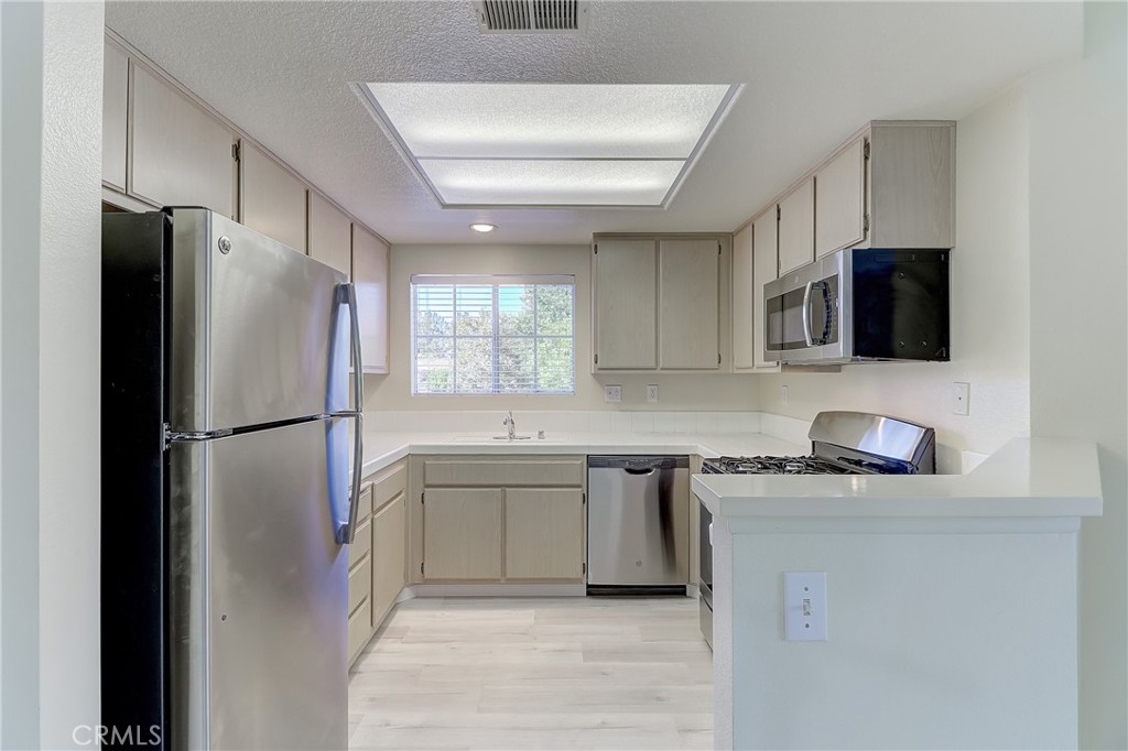 MLS #OC25276674 image #14