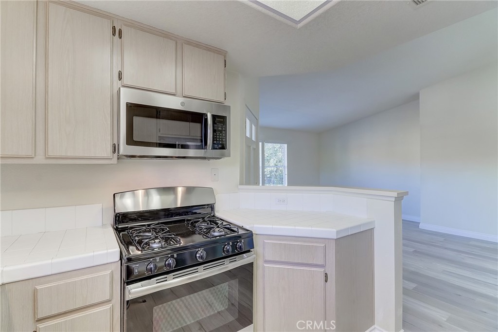 MLS #OC25276674 image #15