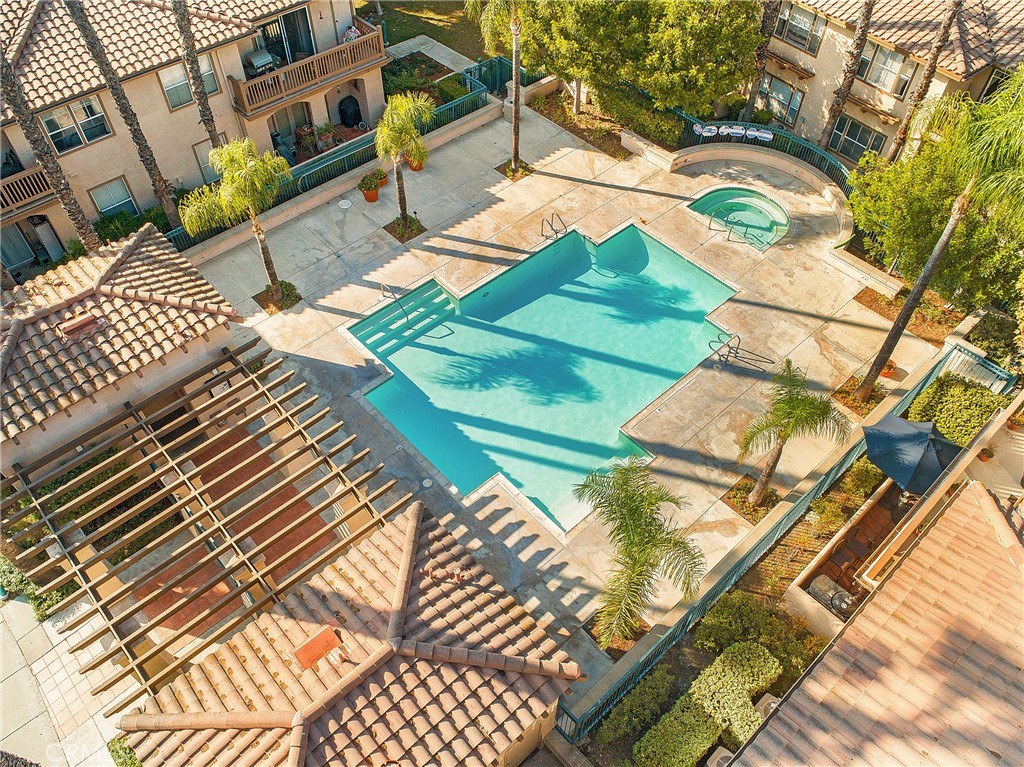 MLS #OC25276674 image #2