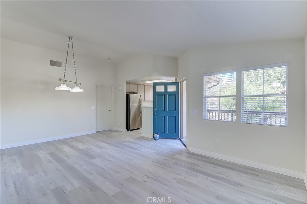 MLS #OC25276674 image #30