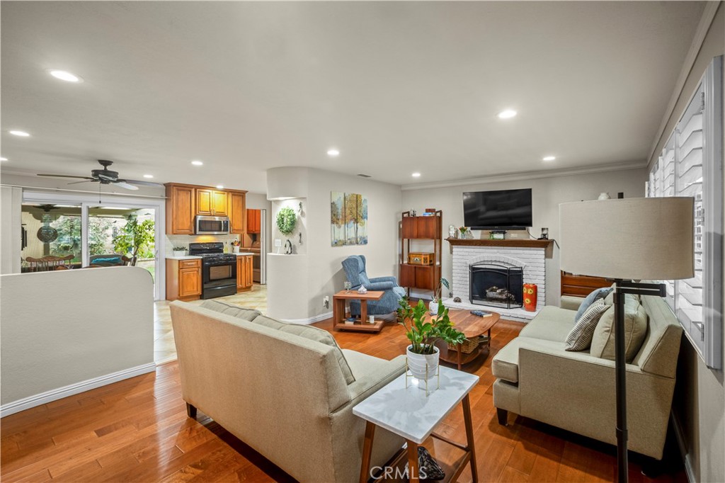 MLS #OC25276768 image #3