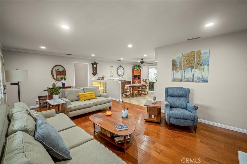 MLS #OC25276768 image #5