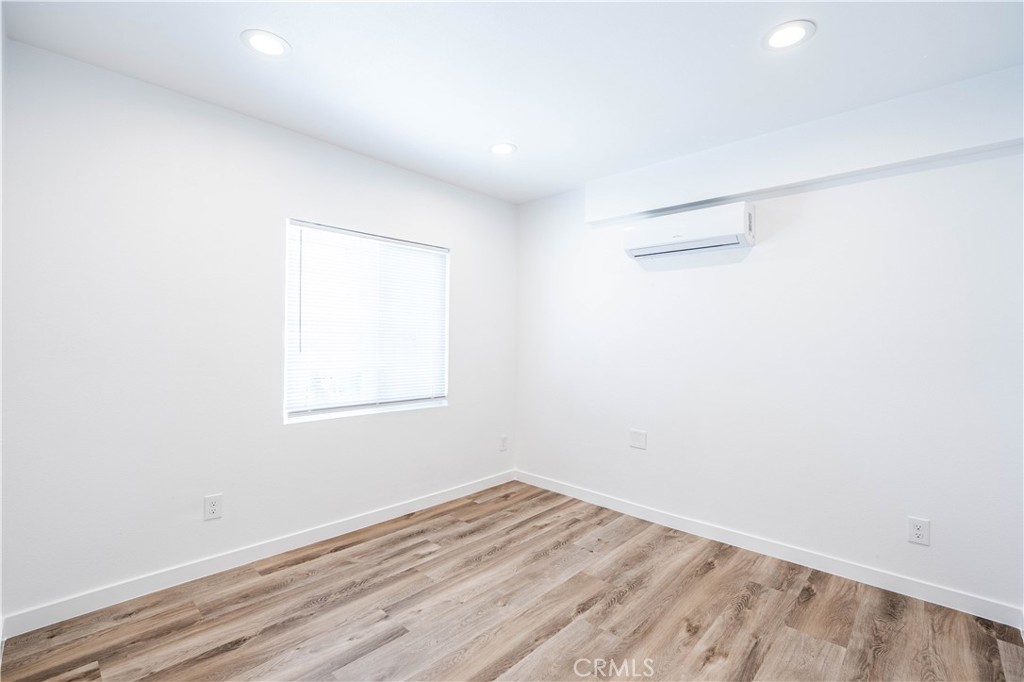 MLS #OC25276792 image #8