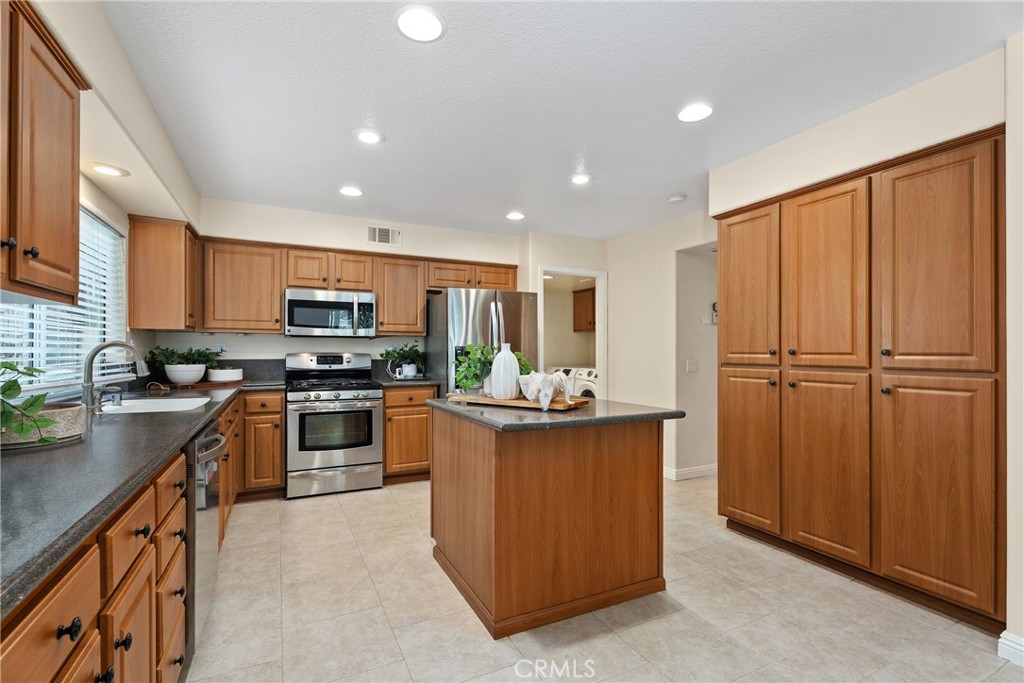 MLS #OC25276815 image #8