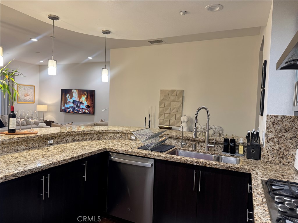 MLS #OC25276876 image #13