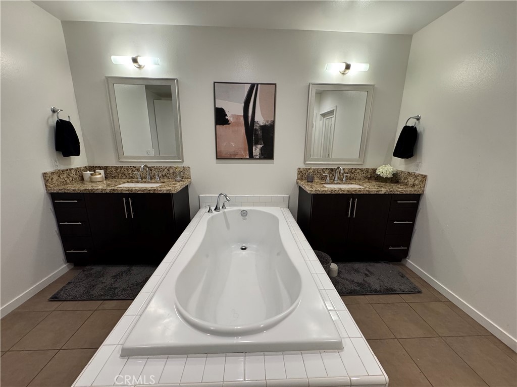 MLS #OC25276876 image #29