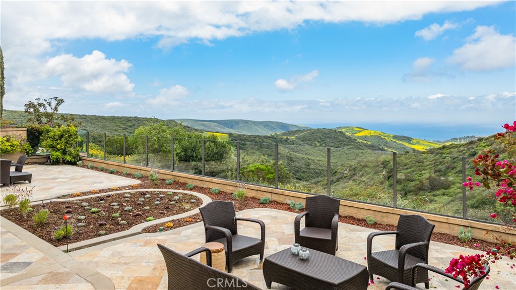 MLS #OC25277061 image #1