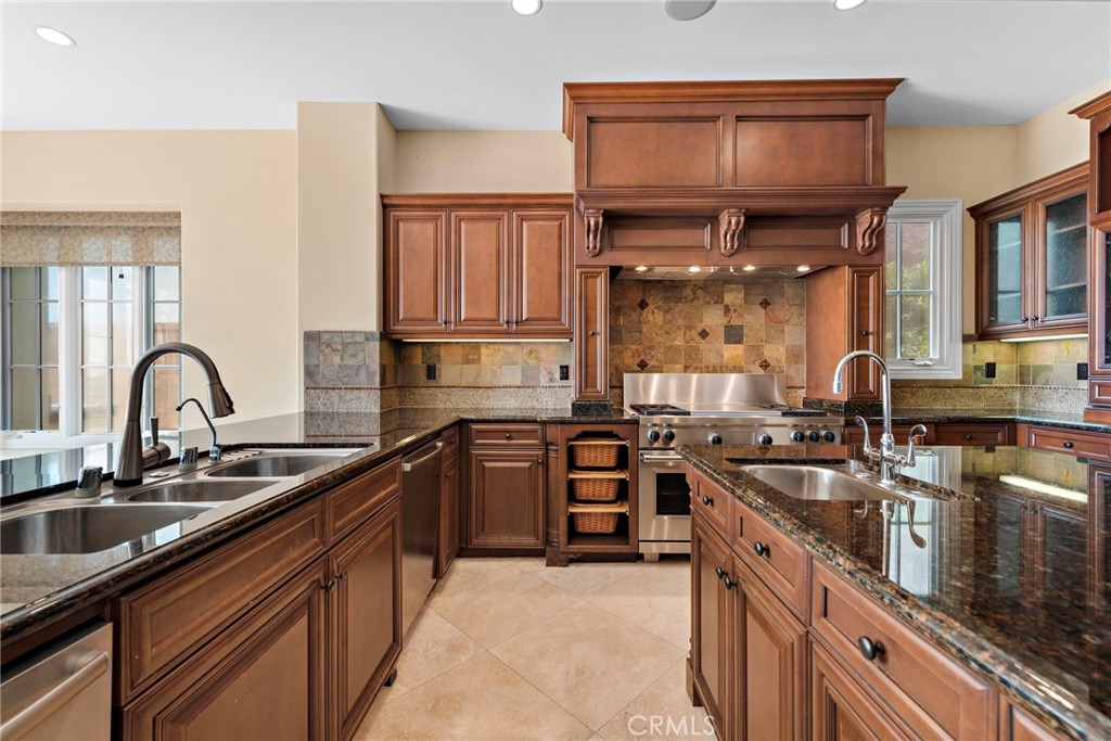 MLS #OC25277061 image #12