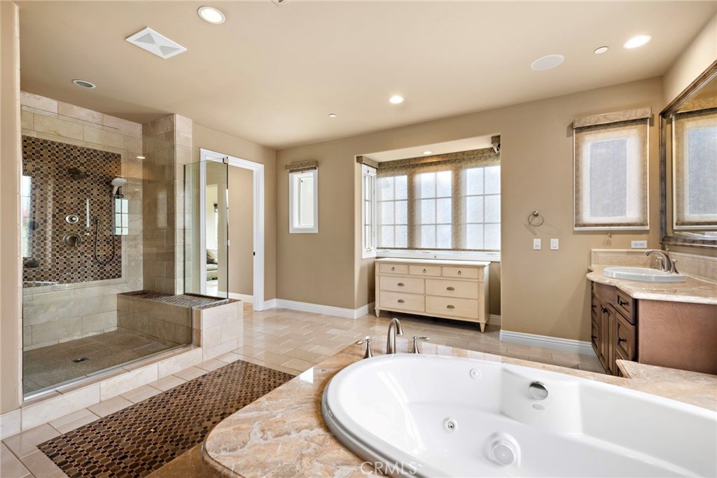 MLS #OC25277061 image #29