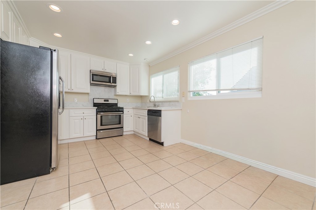 MLS #OC25277189 image #11