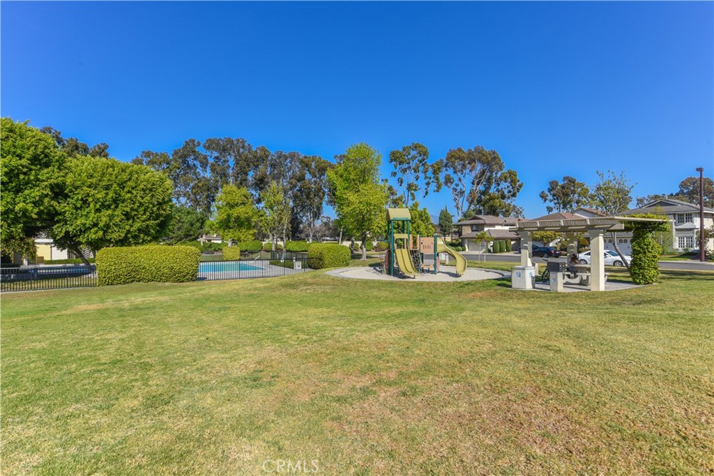 MLS #OC25277189 image #30