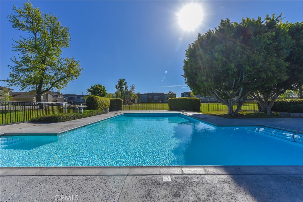 MLS #OC25277189 image #37