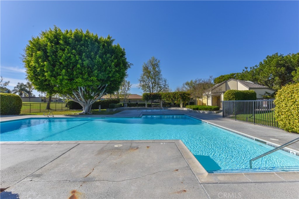 MLS #OC25277189 image #39