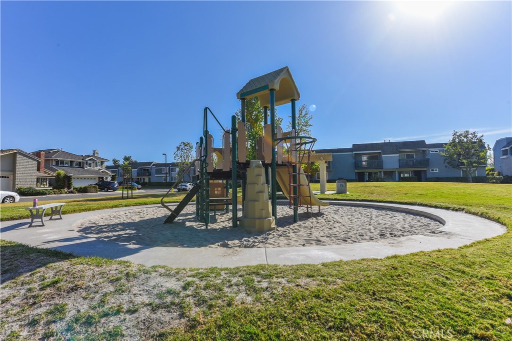 MLS #OC25277189 image #40