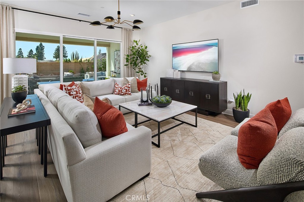 MLS #OC25277332 image #7