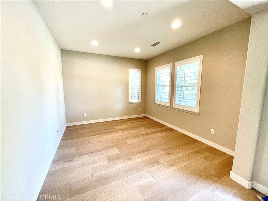 MLS #OC25277335 image #20